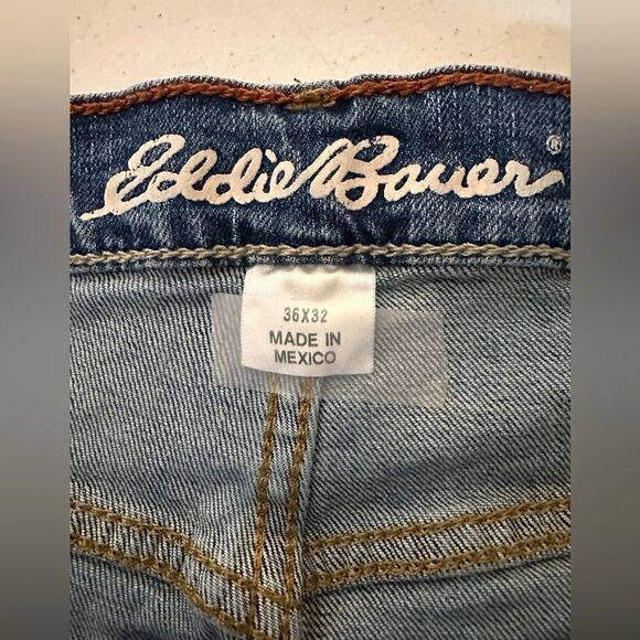 Eddie Bauer Men’s Straight Jeans - Picture 2 of 4